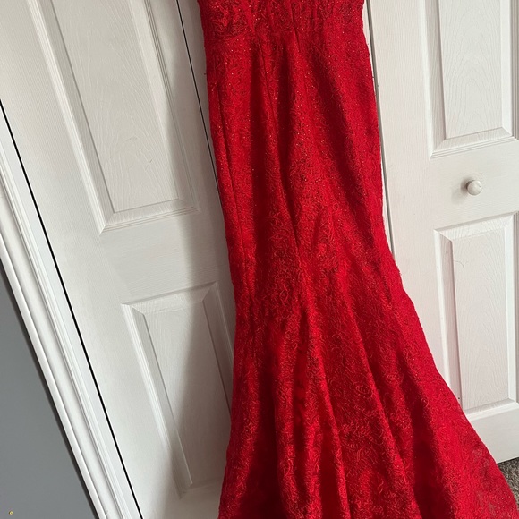 Elle Wilde Prom Dress - Picture 4 of 8